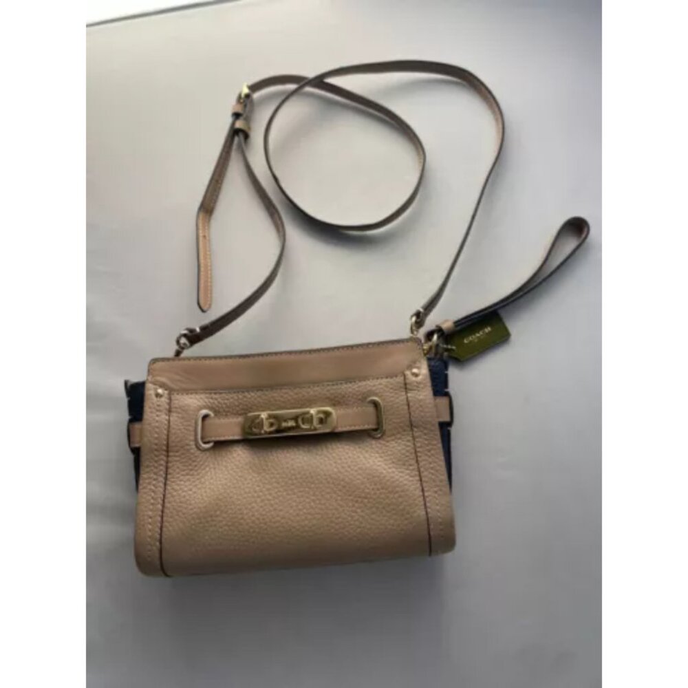 Coach Swagger 53107 Crossbody Shoulder Bag Women Beige Pebbled Leather Wristlet